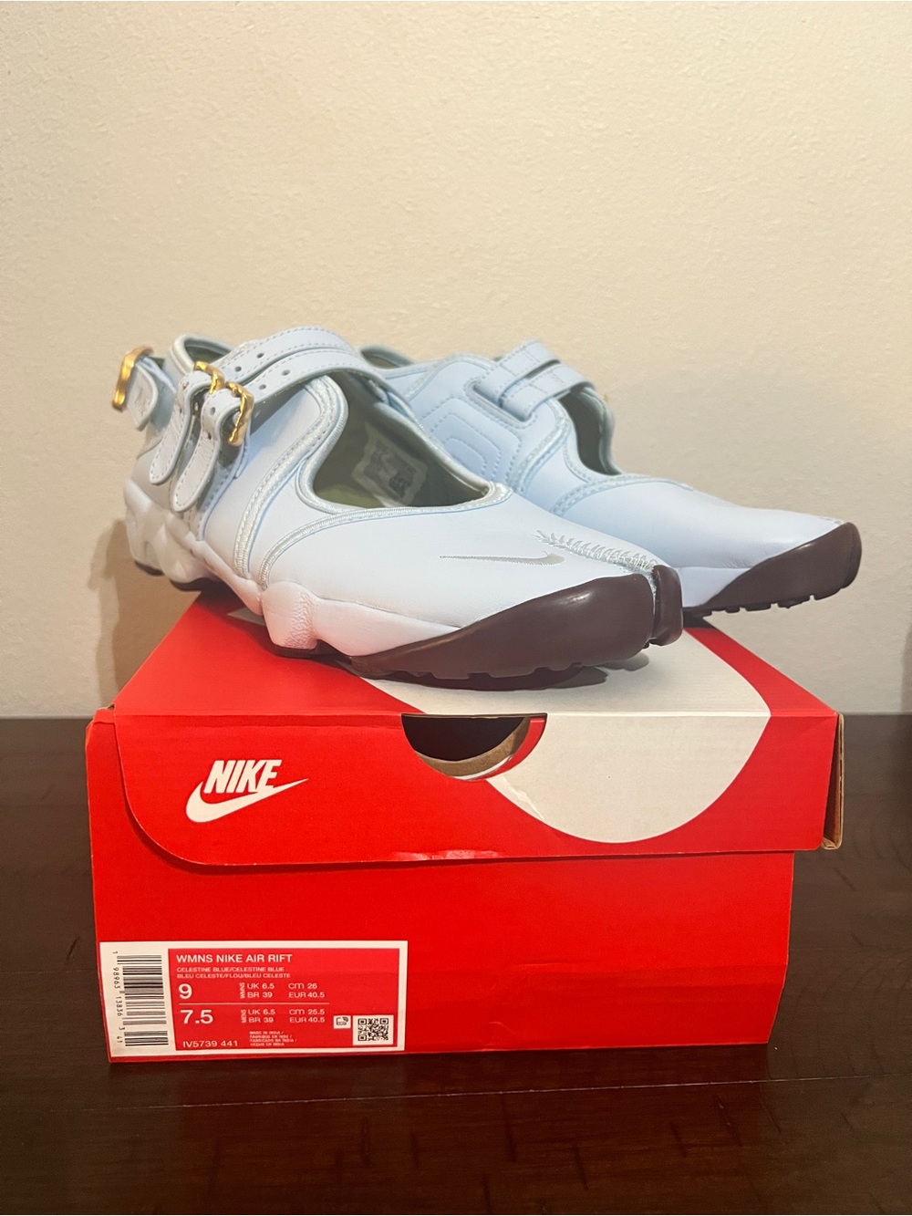 Nike Women's Light Blue with Brown Toe Air Rift